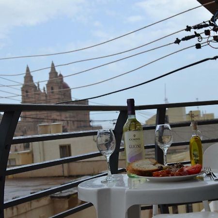 Mellieha Town Centre Bright & Spacious 3 Bedroom Apartment Bagian luar foto