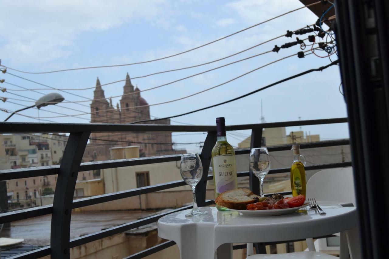 Mellieha Town Centre Bright & Spacious 3 Bedroom Apartment Bagian luar foto